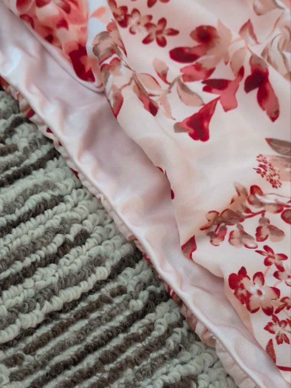Liz Claiborne Pink and Red Floral Sleeveless Top - Picture 6 of 11